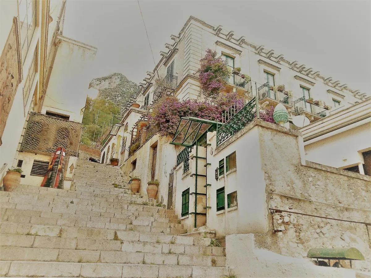 Villa Mabel تاورمينا