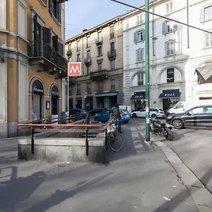 https://apartment-marghera-14-hotel-fiorella.it-lombardy.com