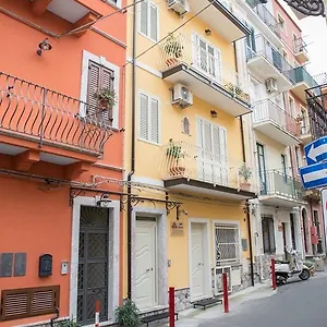 https://bb-evelyne.taorminaitalyhotels.com