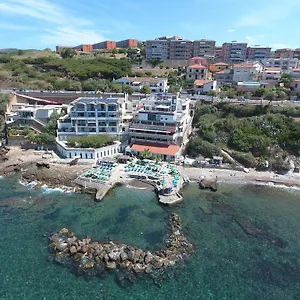 https://hotel-esperia-piombino.it-tuscanyhotel.com
